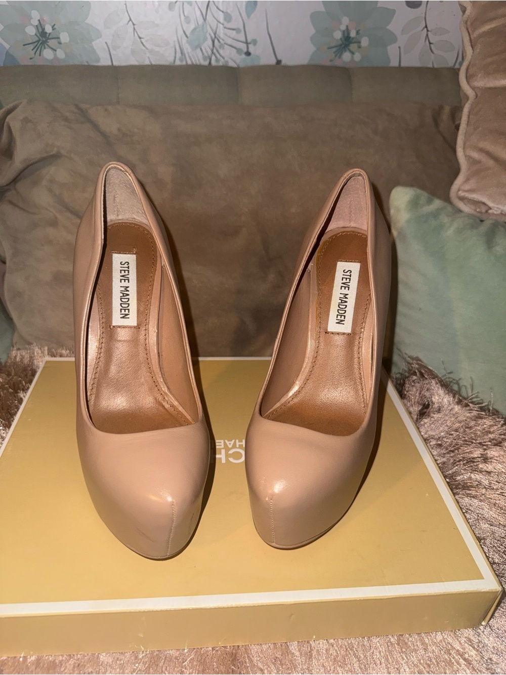 Steve Madden Beige Nude Platform Pumps